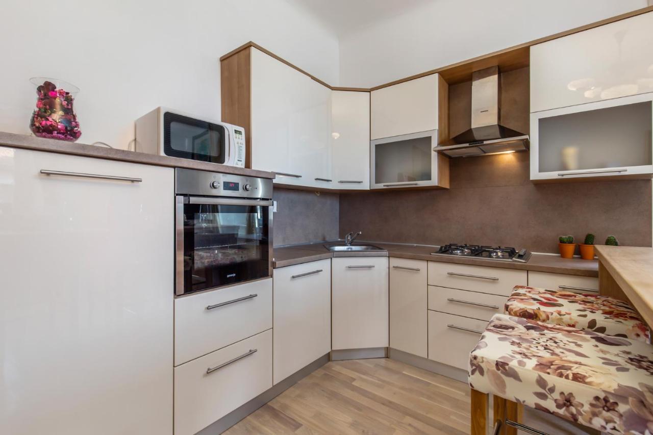 Villa Carolina غييكا المظهر الخارجي الصورة